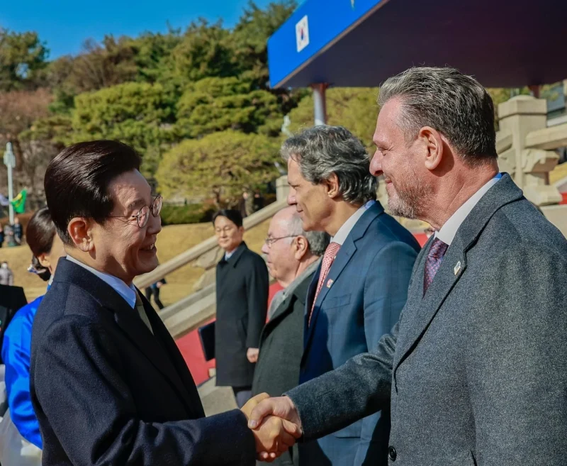 Ministro Fávaro anuncia avanços nas negociações com a Coreia do Sul para abertura de mercados de ovos, uva, carne suína e bovina